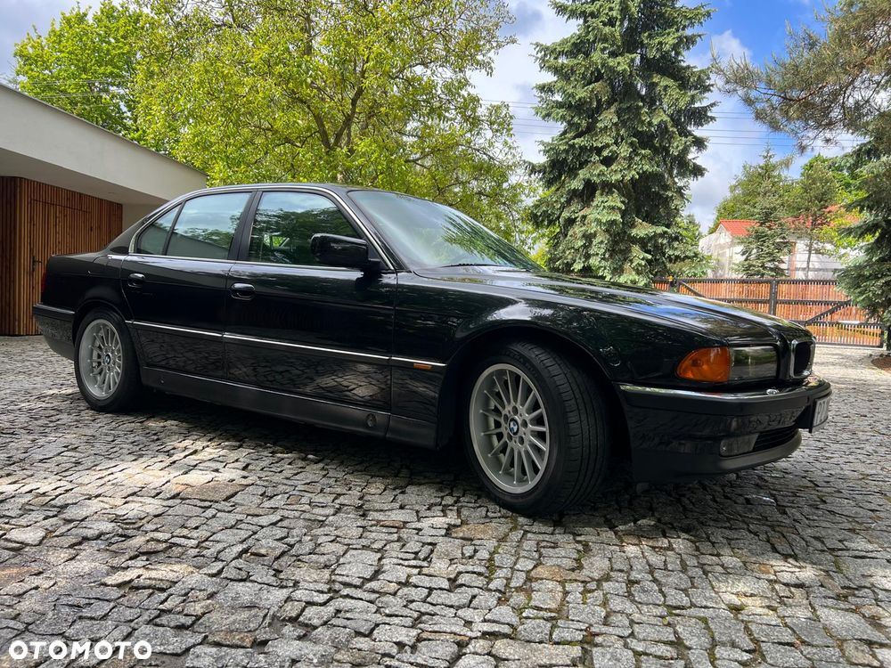 BMW Seria 7 740i V8 - 6