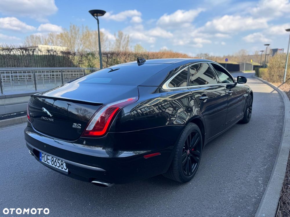 Jaguar XJ - 8
