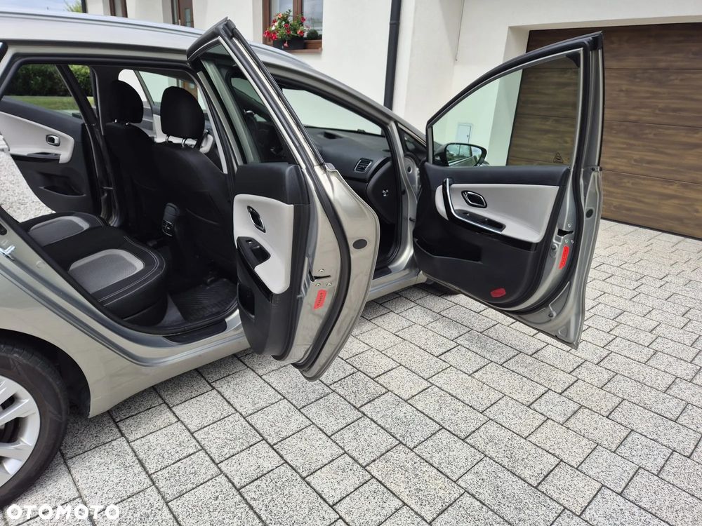 Kia Ceed - 10