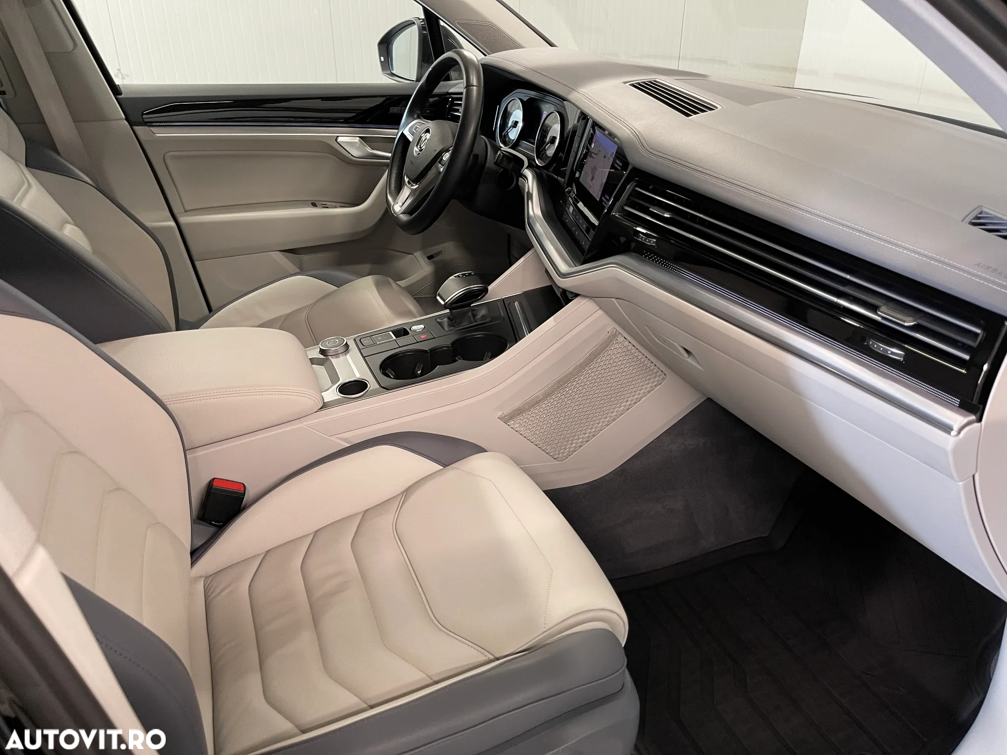 Volkswagen Touareg V6 TDI Elegance - 11