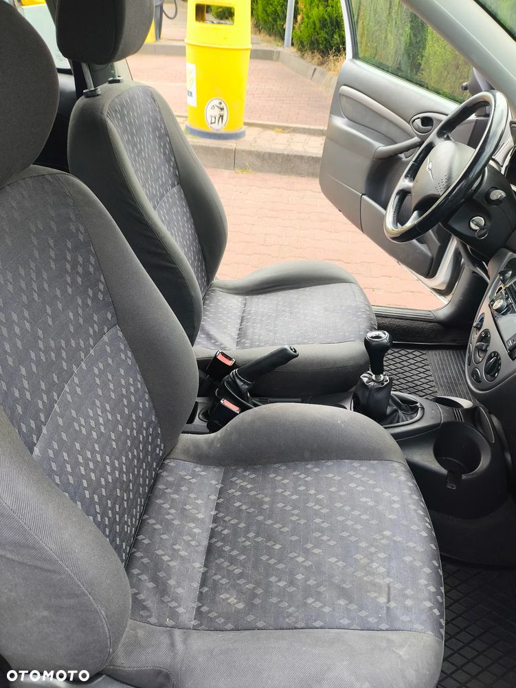 Ford Focus Ambiente - 11