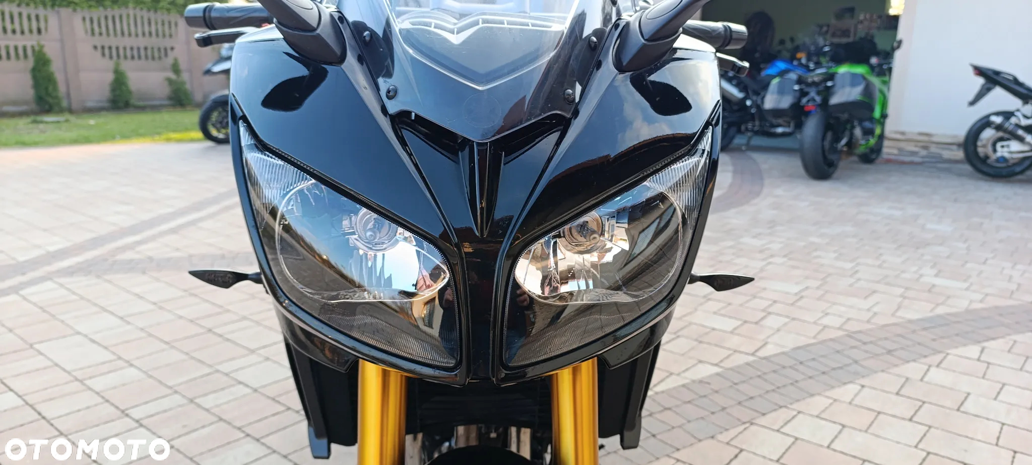 Yamaha FZ - 16