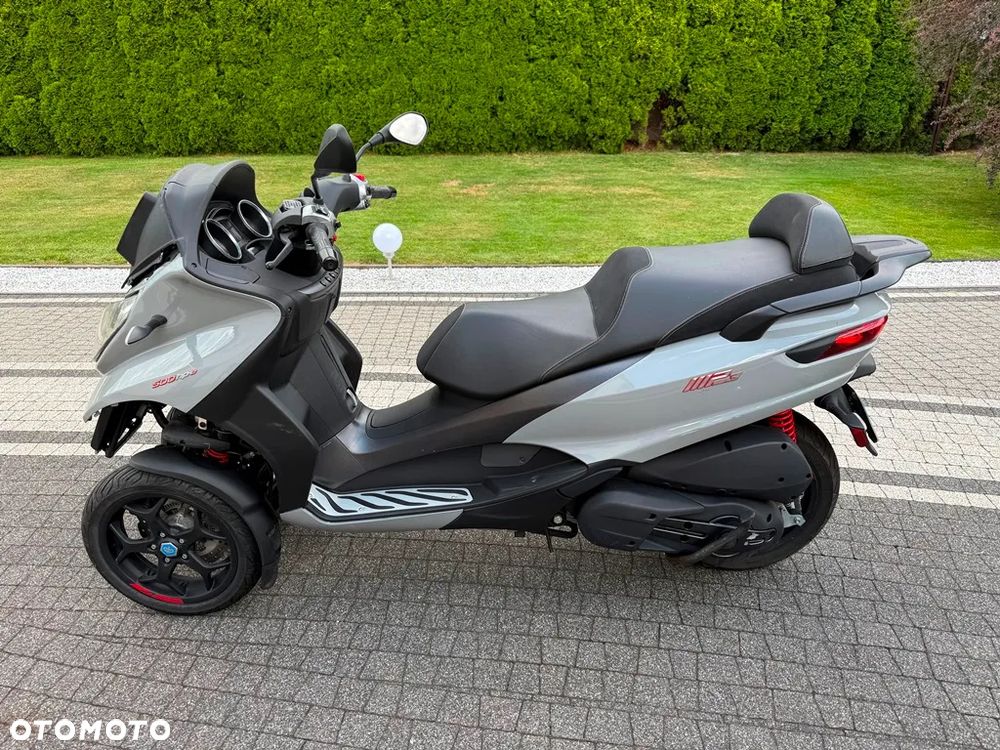 Piaggio MP-3 - 1