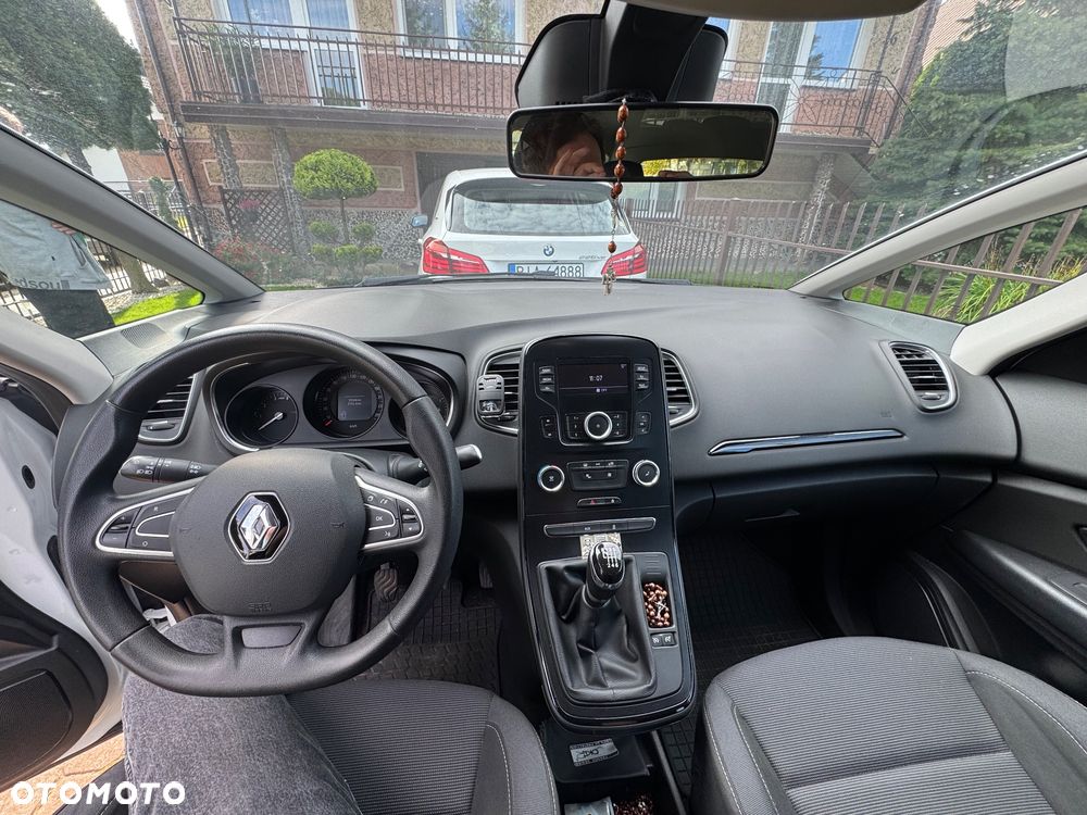 Renault Scenic - 11