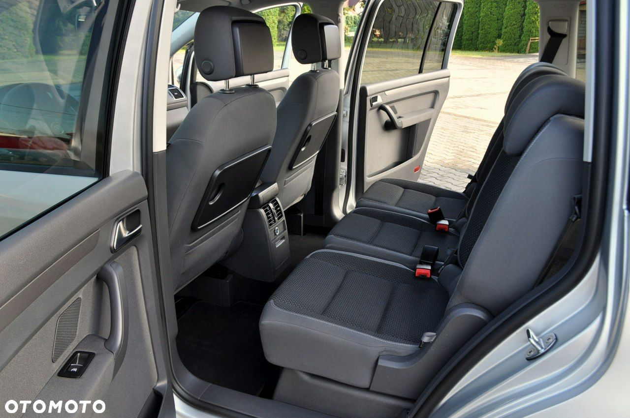 Volkswagen Touran - 20