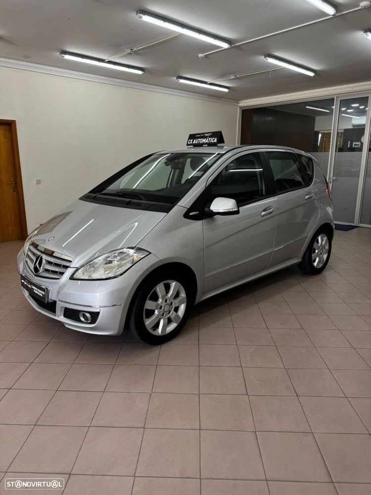 Mercedes-Benz A 200 Elegance Automatic - 10