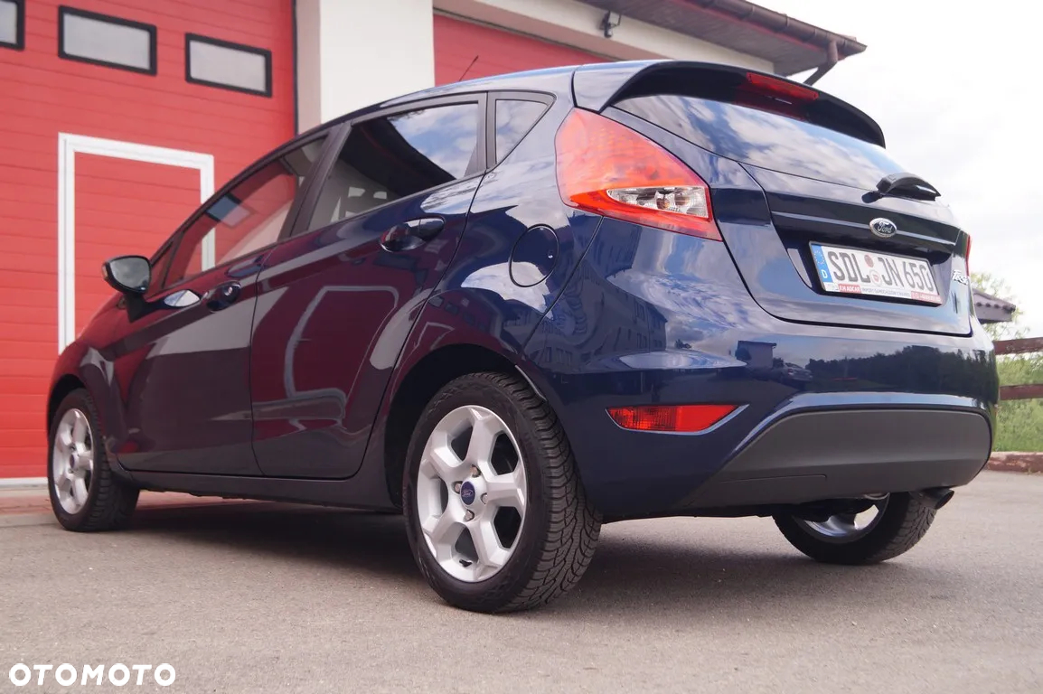 Ford Fiesta 1.25 Ambiente EU5 - 11
