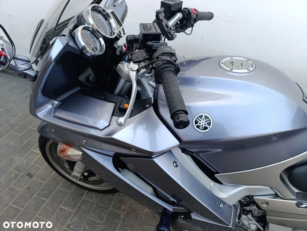 Yamaha FJR - 12