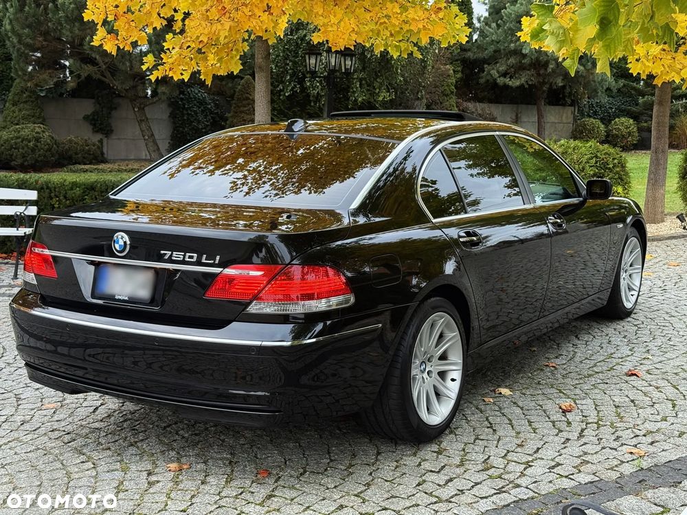 BMW Seria 7 750i L - 7