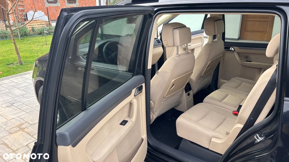 Volkswagen Touran 2.0 TDI DPF Comfortline - 25