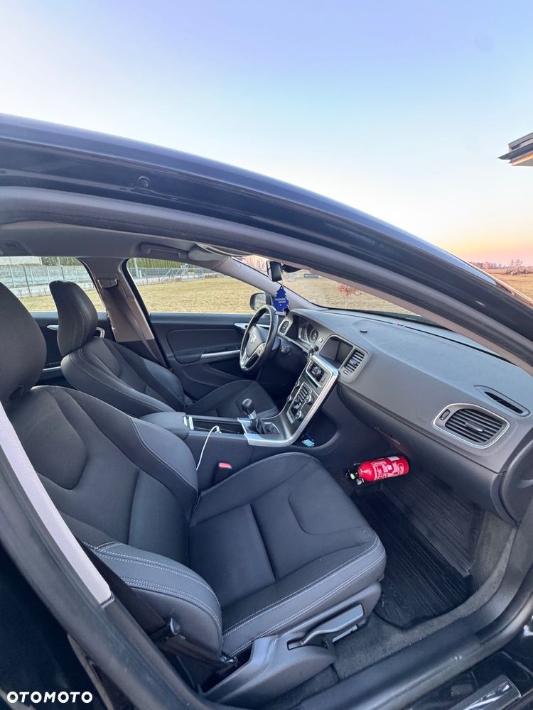 Volvo V60 D3 Edition - 12