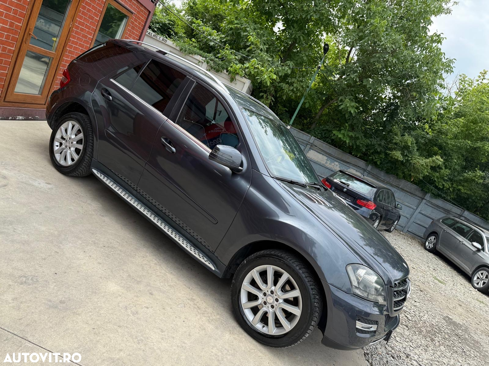 Mercedes-Benz ML 300 CDI 4Matic 7G-TRONIC DPF BlueEFFICIENCY Grand Edition - 38