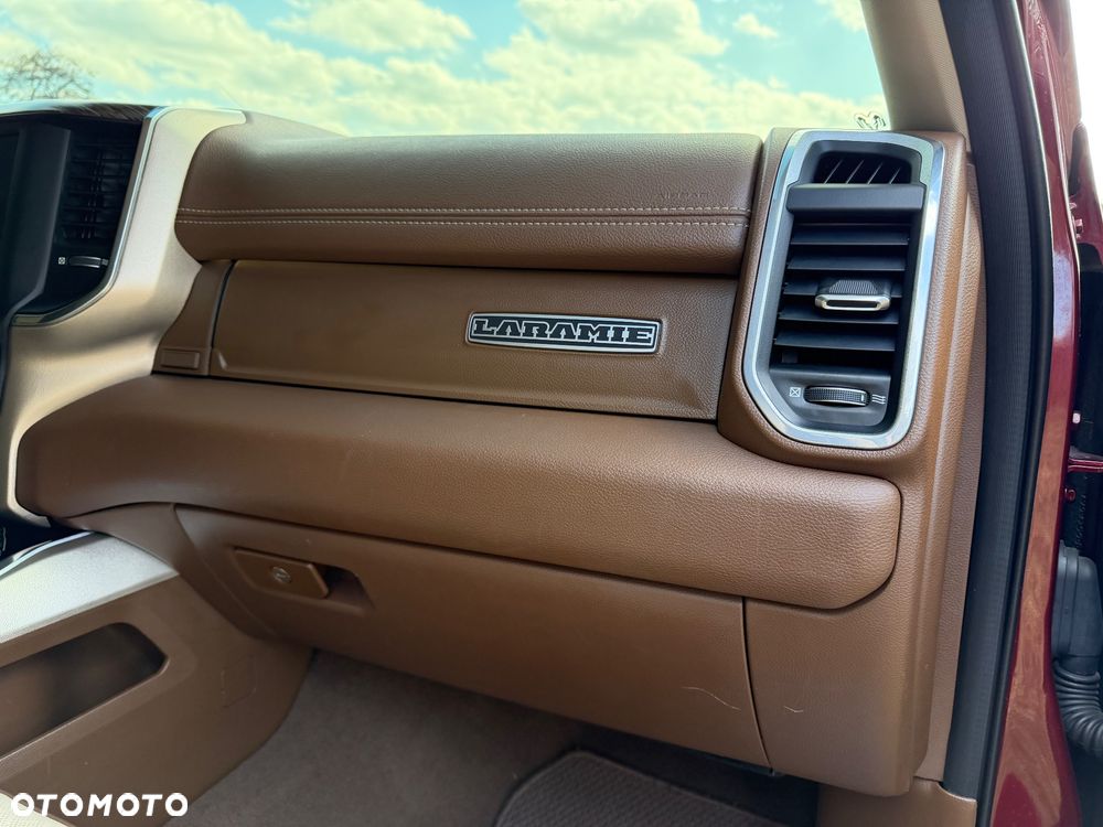 RAM 1500 Quad Cab Laramie - 21