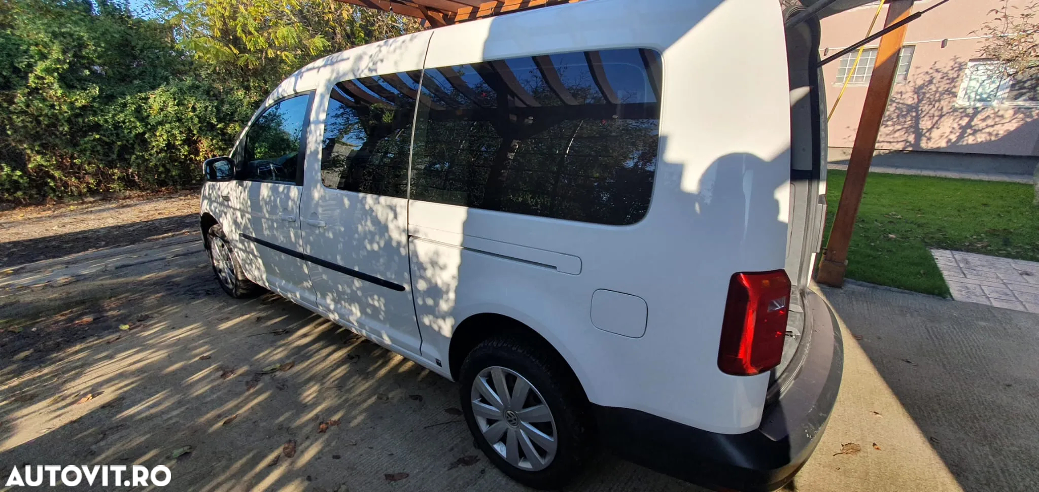 Volkswagen Caddy - 10