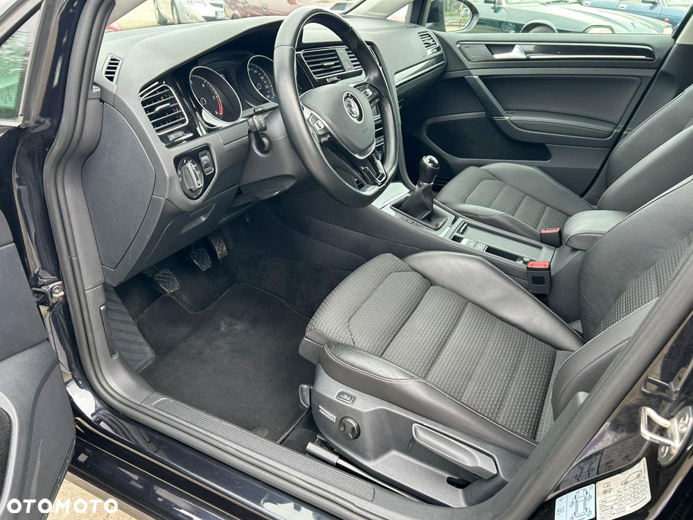 Volkswagen Golf 1.6 TDI BMT Comfortline - 23