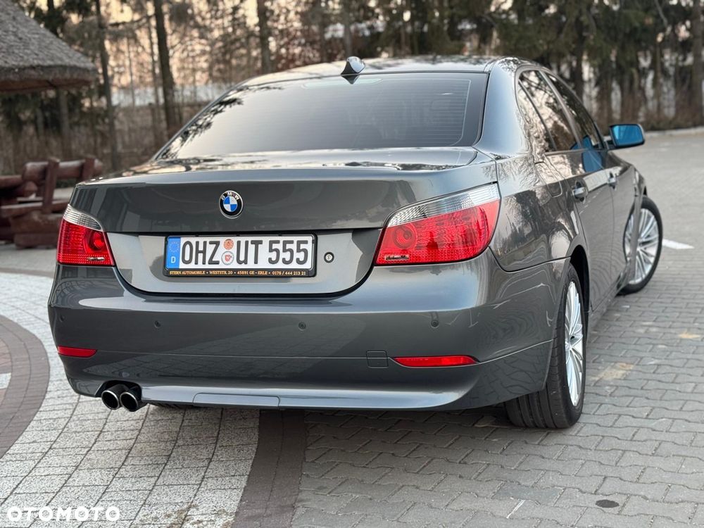 BMW Seria 5 545i - 25