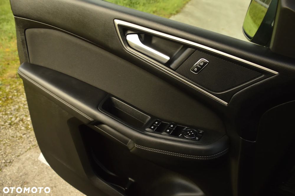 Ford S-Max 2.0 TDCi 4WD Titanium - 21