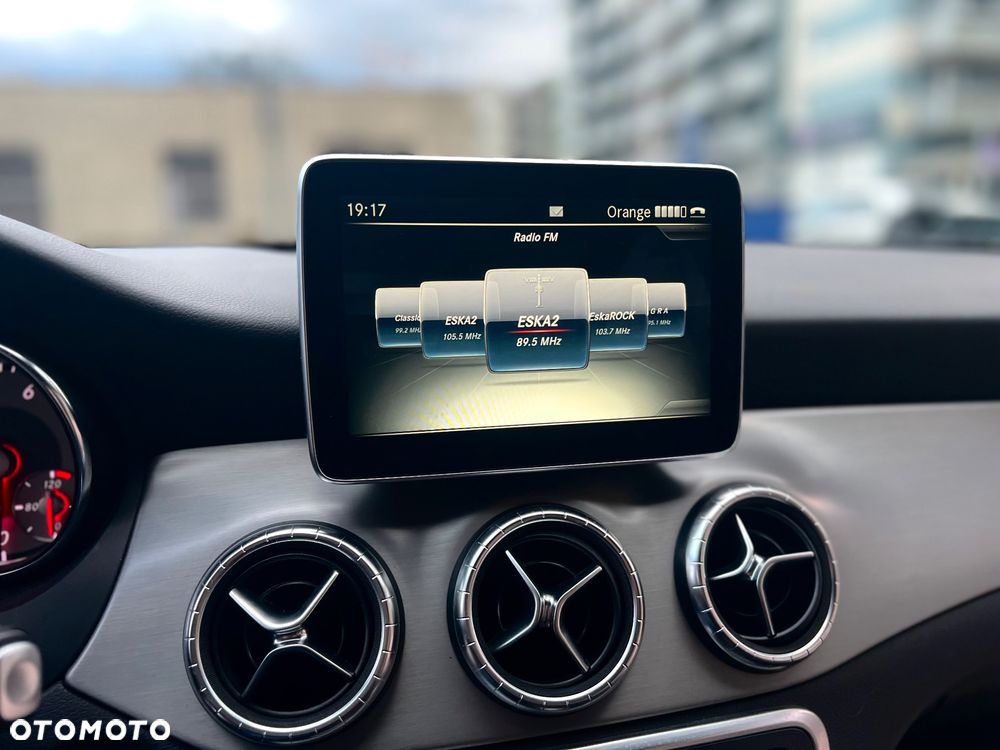 Mercedes-Benz CLA 180 7G-DCT AMG Line - 26