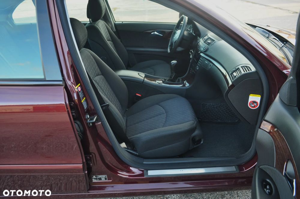 Mercedes-Benz Klasa E 280 Elegance - 22