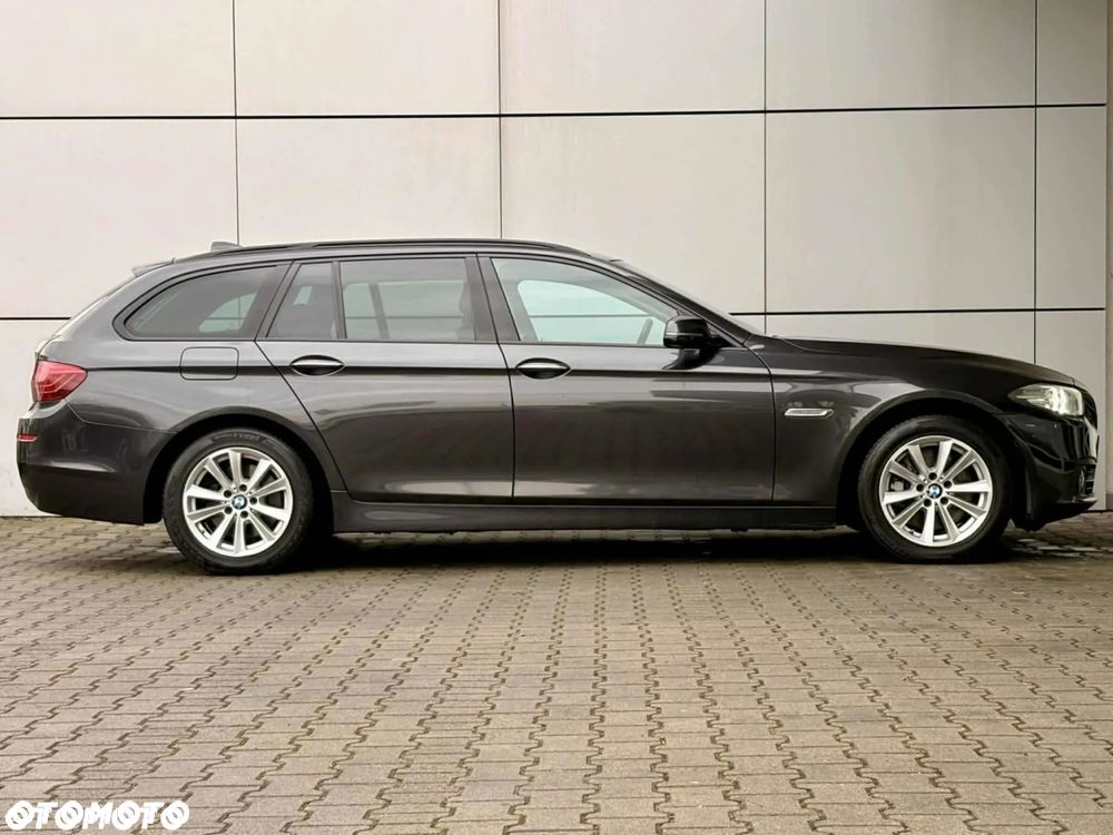 BMW Seria 5 525d xDrive - 4