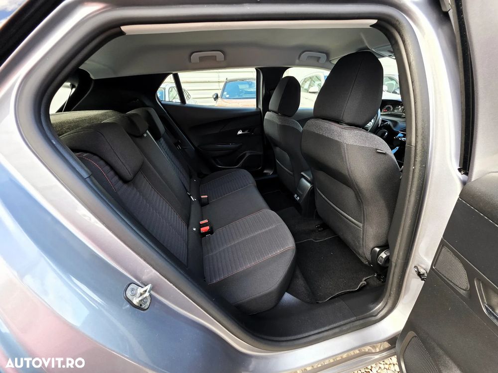 Peugeot 2008 1.5 BlueHDI 130 S&S EAT8 Allure - 17