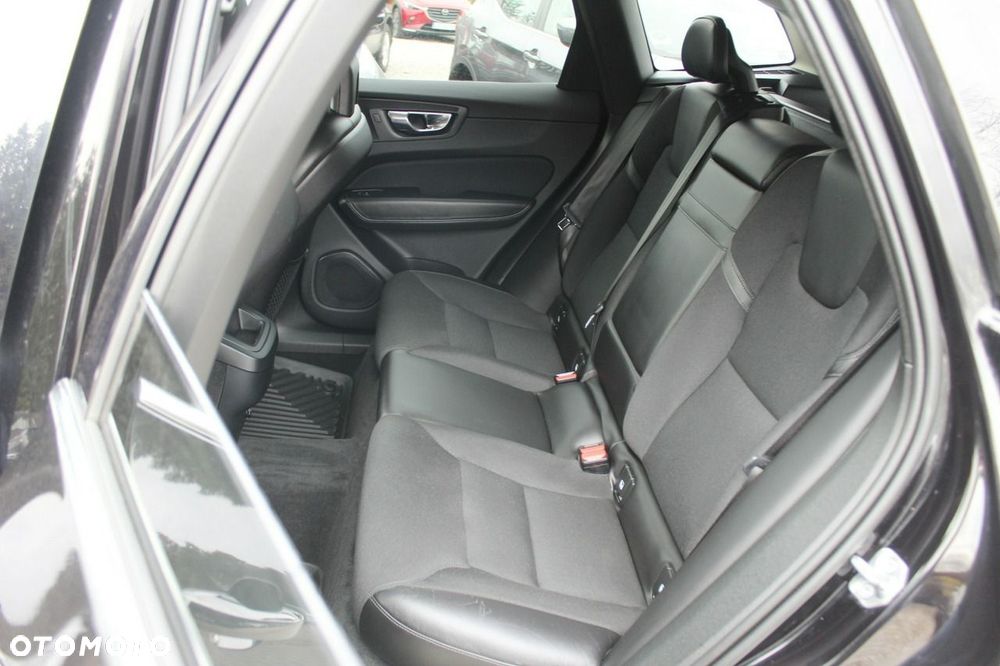 Volvo XC 60 D5 SCR AWD Momentum - 12