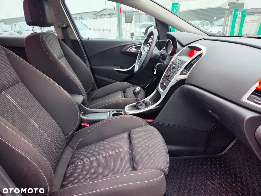 Opel Astra IV 1.4 T Cosmo - 26