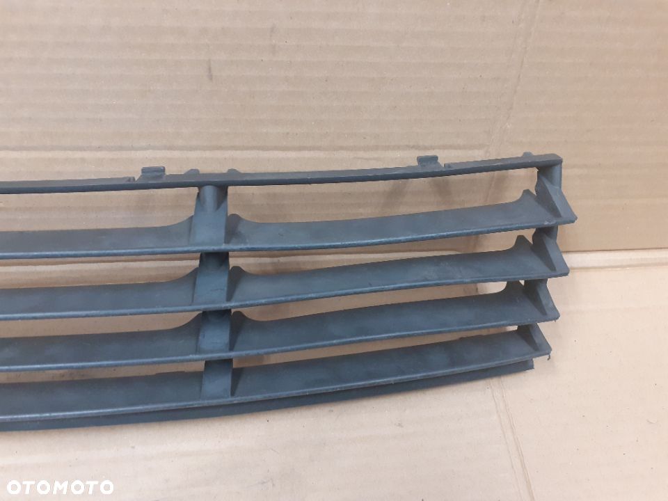 SKODA Octavia III 3 Kratka Zaślepka Osłona Maskownica Atrapa zderzaka Środkowa  3B0 853 677 F - 4