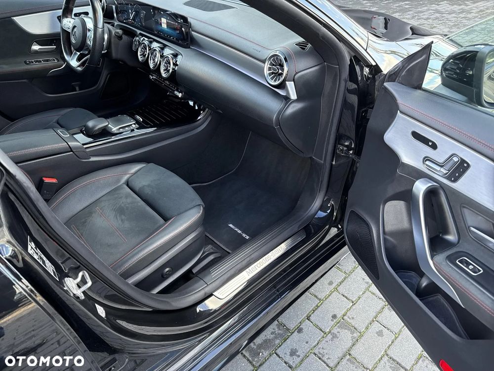 Mercedes-Benz CLA 250 E AMG Line 8G-DCT - 18