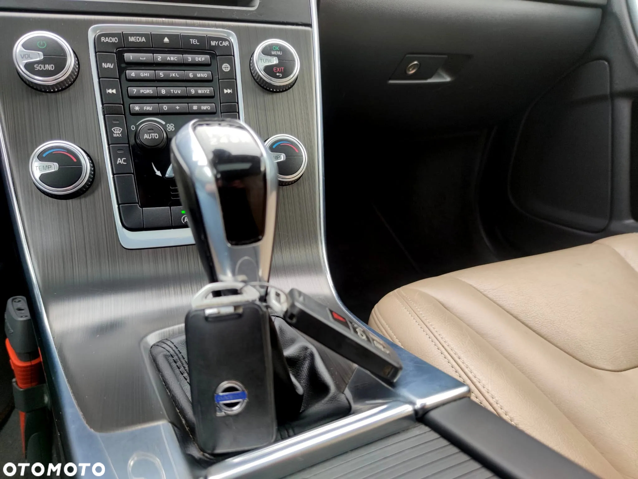 Volvo V60 D4 Momentum - 19