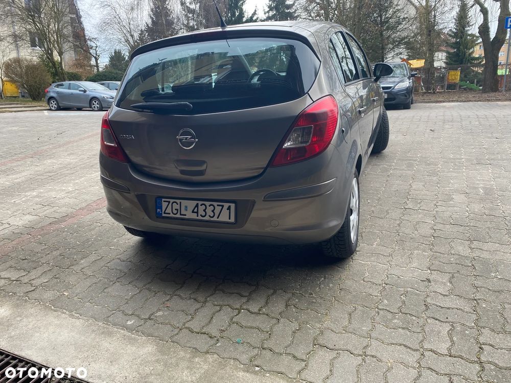 Opel Corsa 1.2 16V Essentia - 5