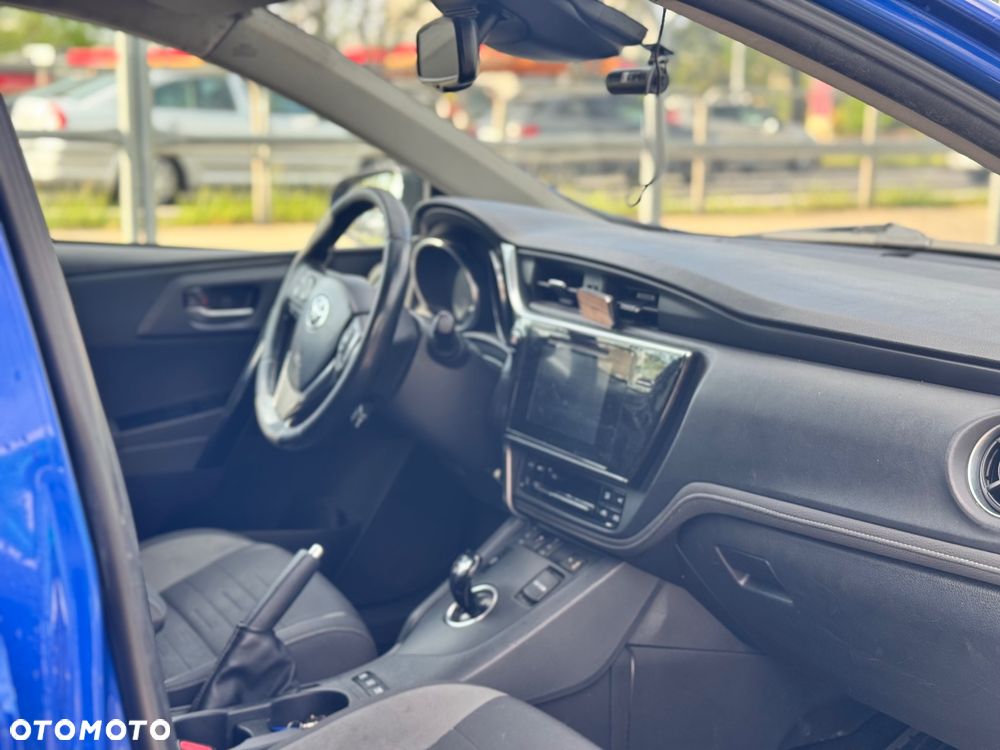 Toyota Auris Hybrid 135 Premium - 8