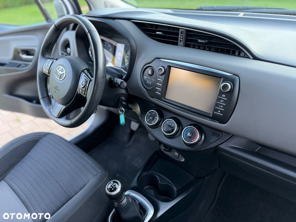 Toyota Yaris 1.5 Dynamic - 28