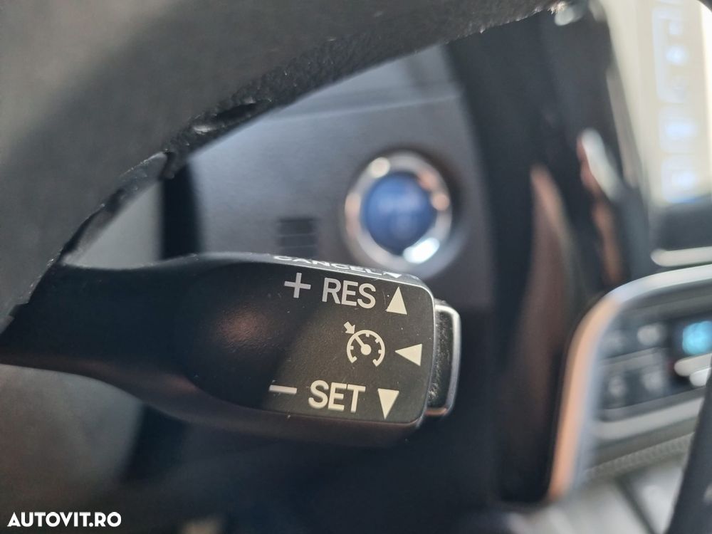 Toyota Auris 1.8 L VVT-i Sol + - 17