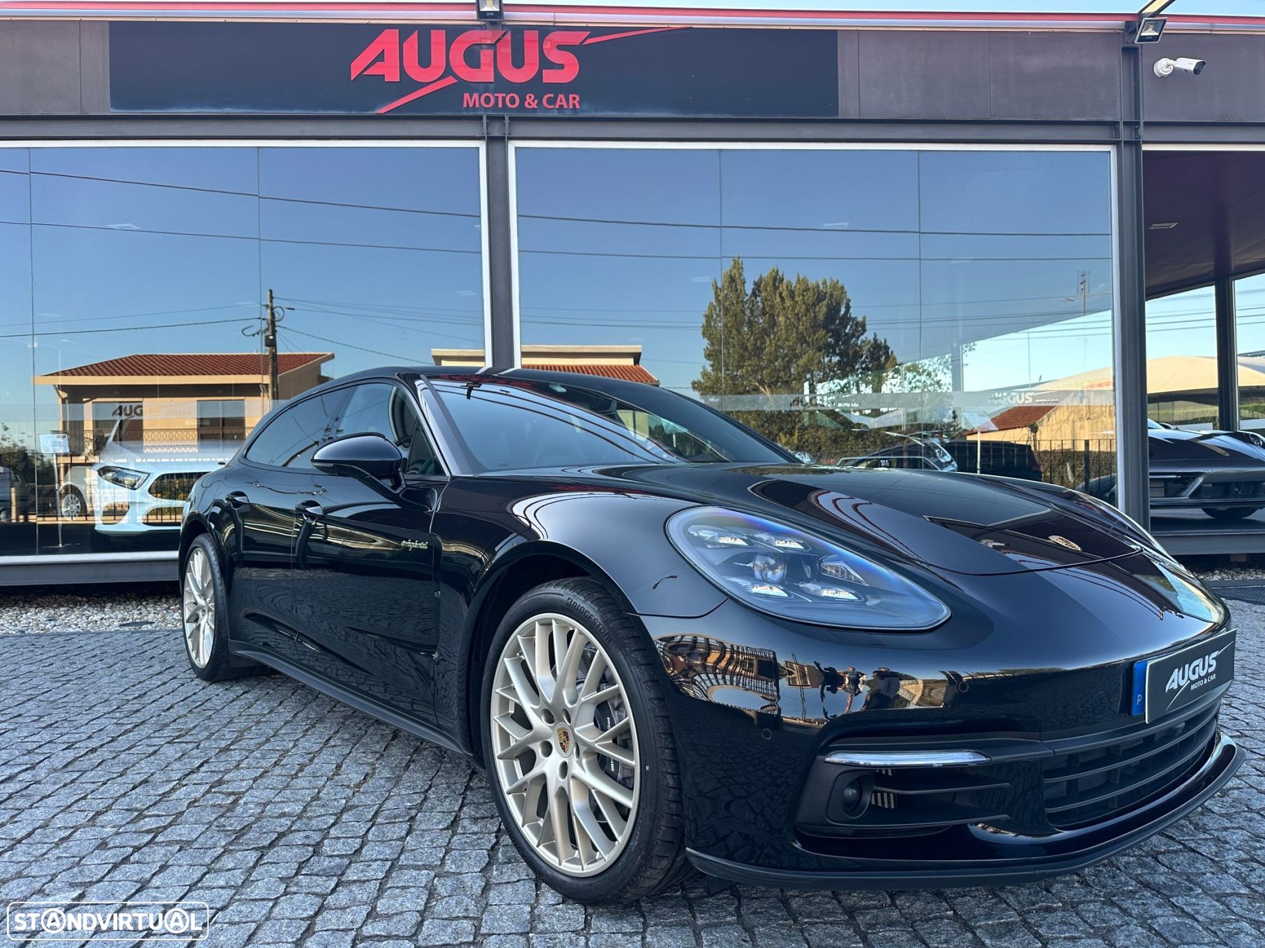 Porsche Panamera Sport Turismo 4 E-Hybrid 10 Years Edition - 1