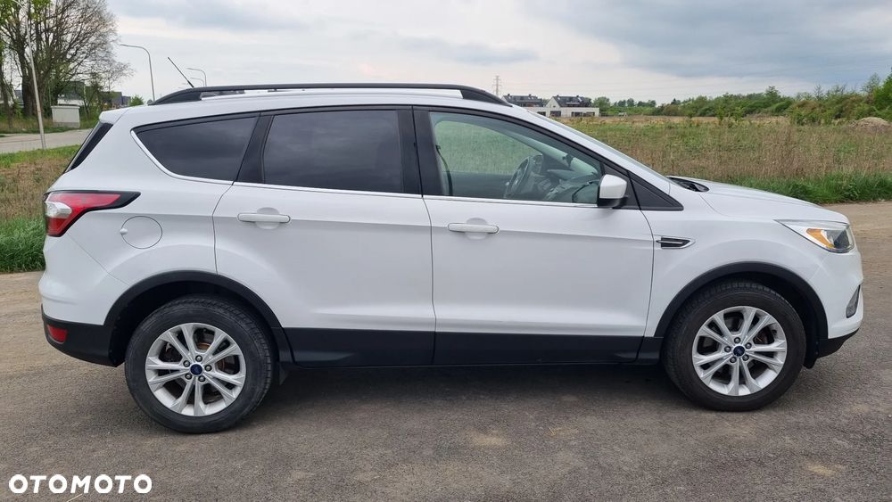 Ford Kuga - 4