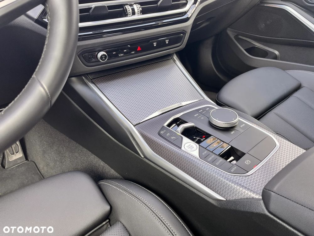 BMW Seria 3 M340i xDrive mHEV sport - 36