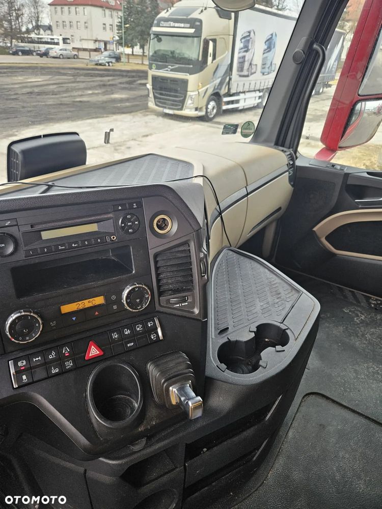 Mercedes-Benz ACTROS - 14