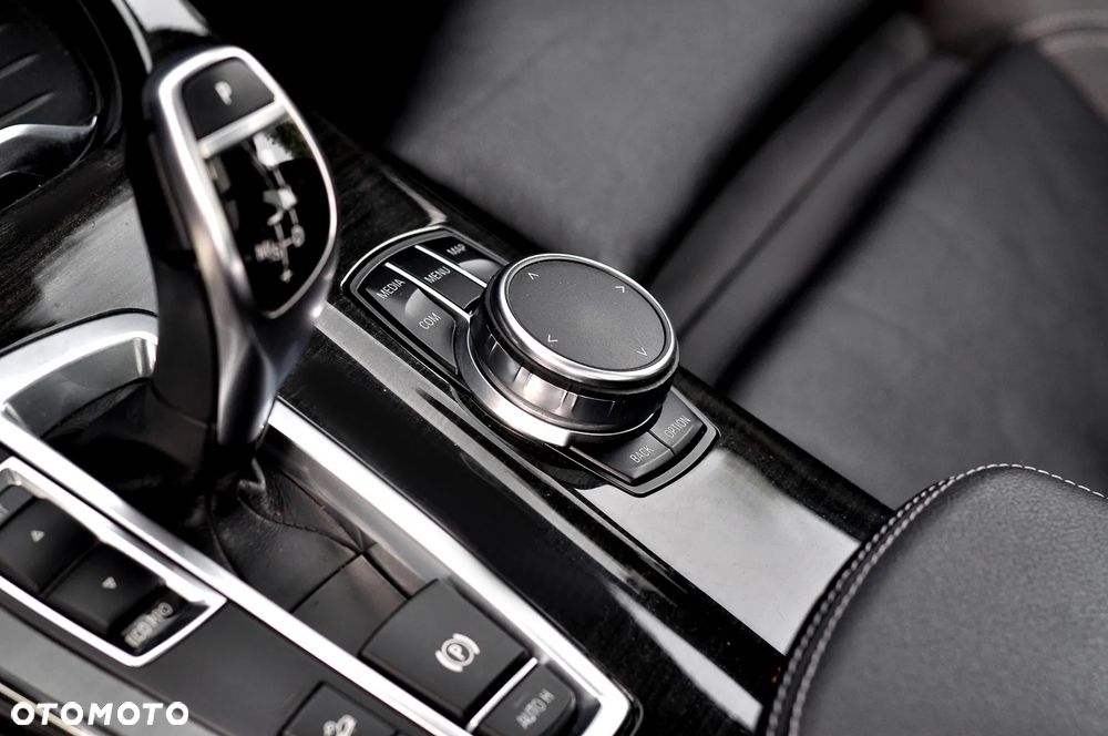 BMW X3 xDrive28i Sport-Aut M Sport - 26