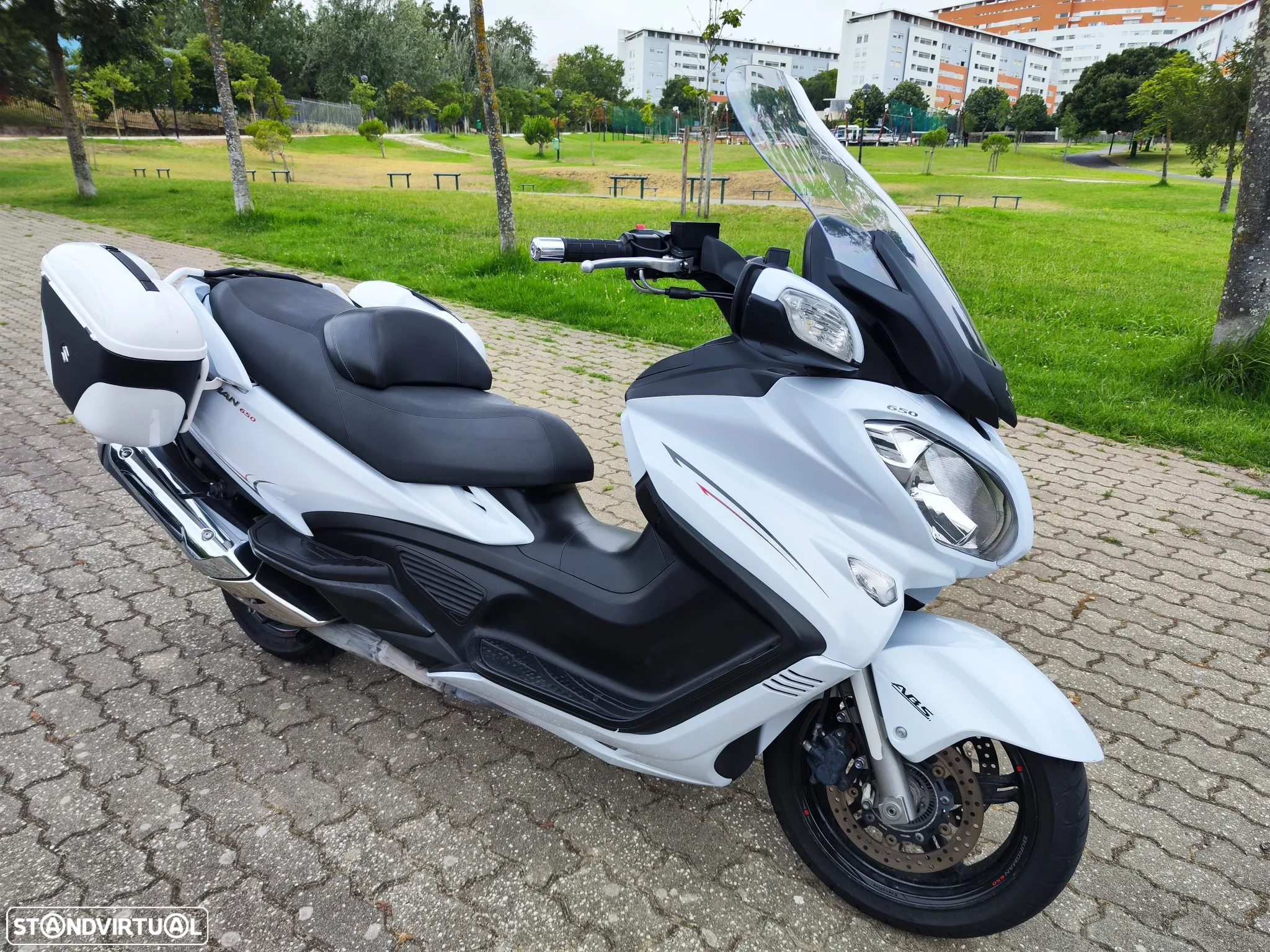 Suzuki Burgman 650 Executive Abs - 4