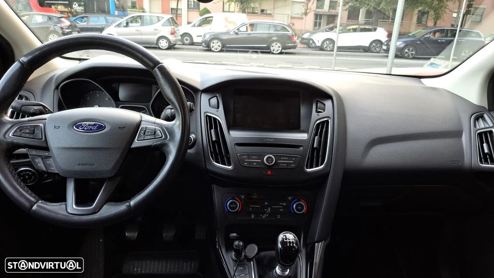 Ford Focus SW 1.5 TDCi EcoBlue Business - 14