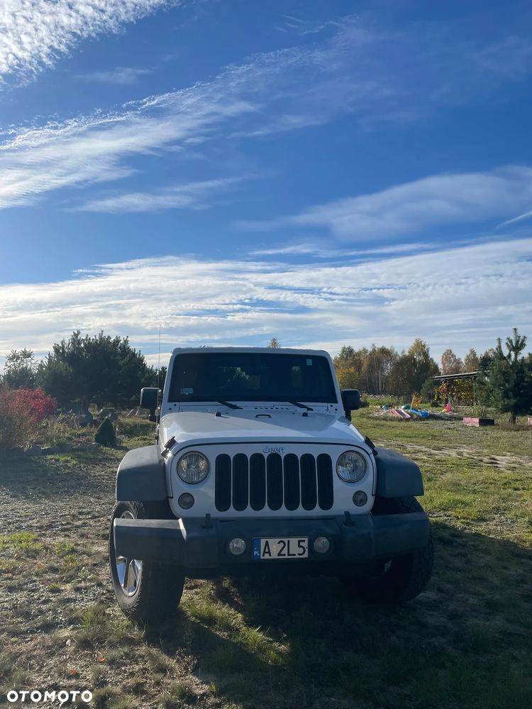 Jeep Wrangler - 24