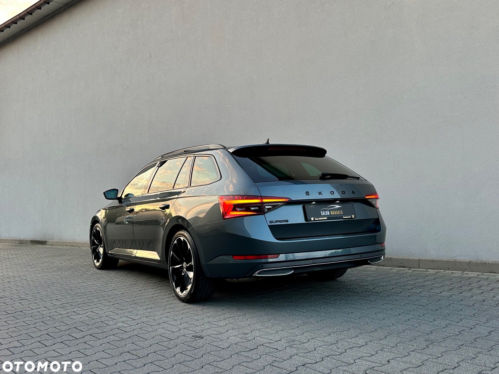 Skoda Superb 2.0 TDI DSG Sportline - 10