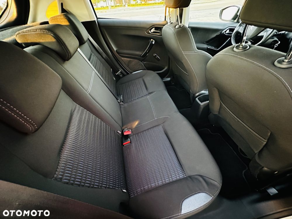 Peugeot 208 Blue-HDi 100 Stop&Start Active - 22