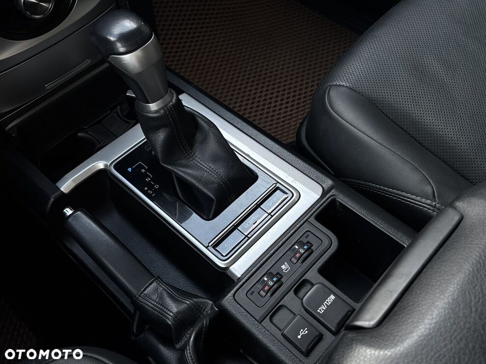 Toyota Land Cruiser LC 2.8 D-4D Invincible - 27