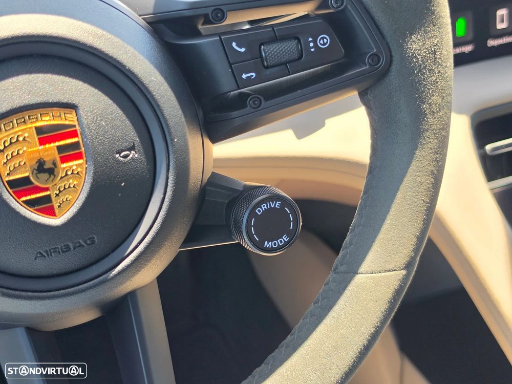 Porsche Taycan 4S Bateria Performance Plus - 29