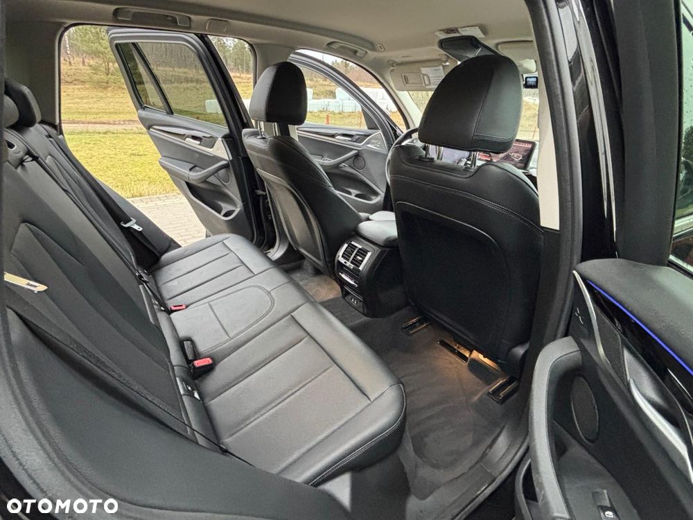 BMW X3 xDrive20d - 13