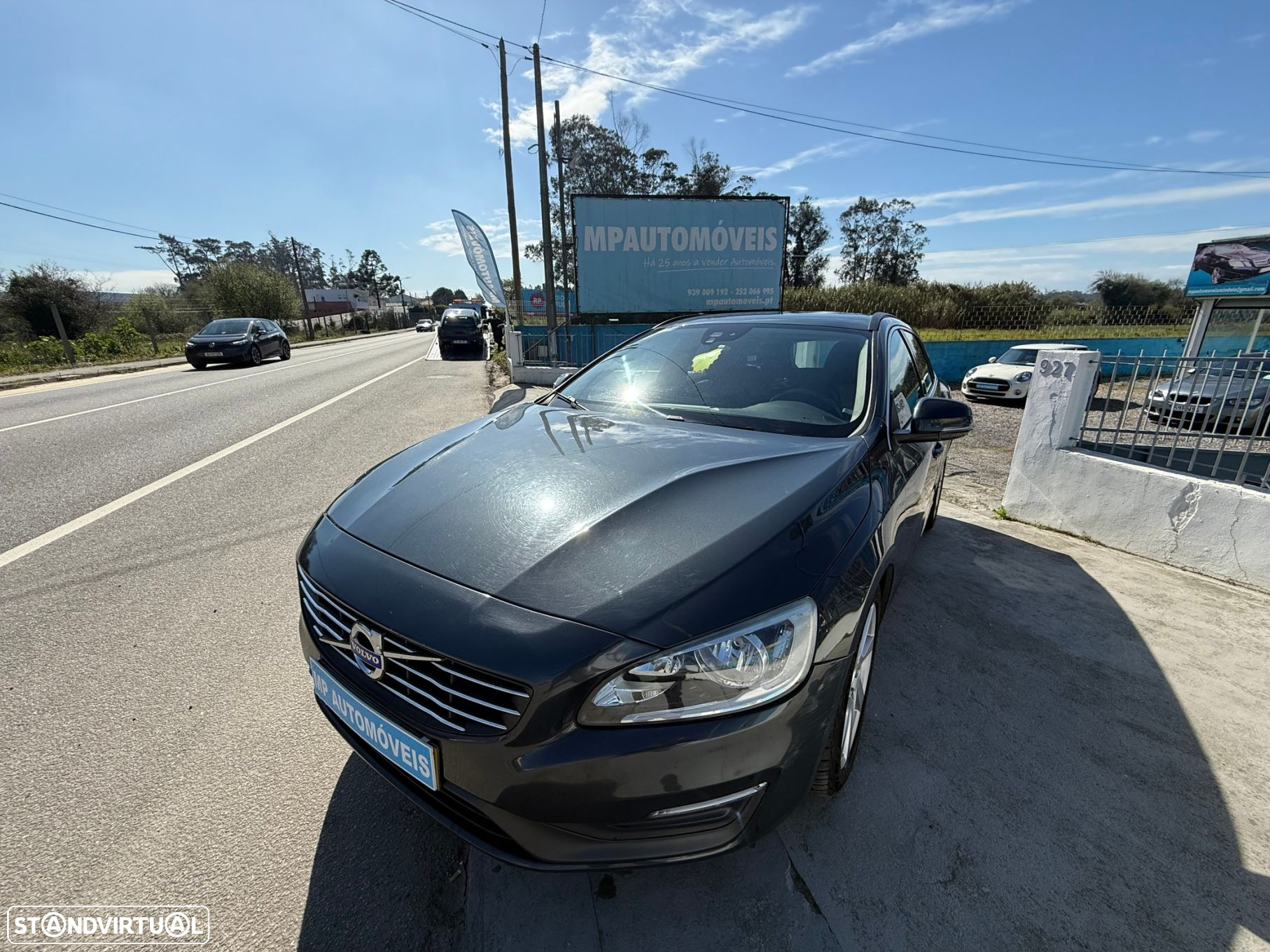 Volvo V60 1.6 D2 Momentum Eco Powershift - 3