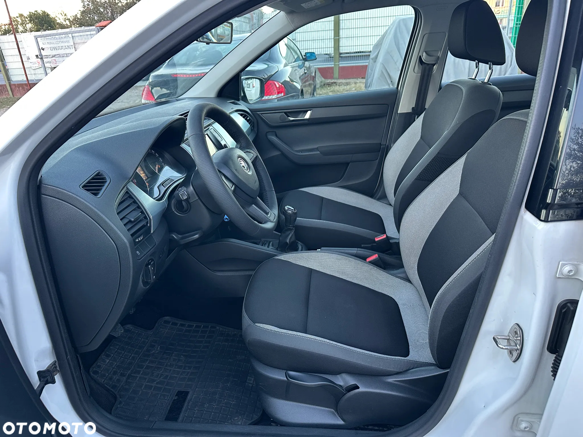 Skoda Fabia - 12