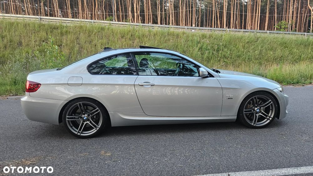 BMW Seria 3 335i xDrive - 9